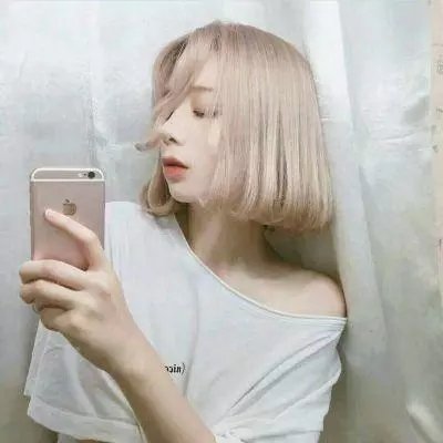 在窗边